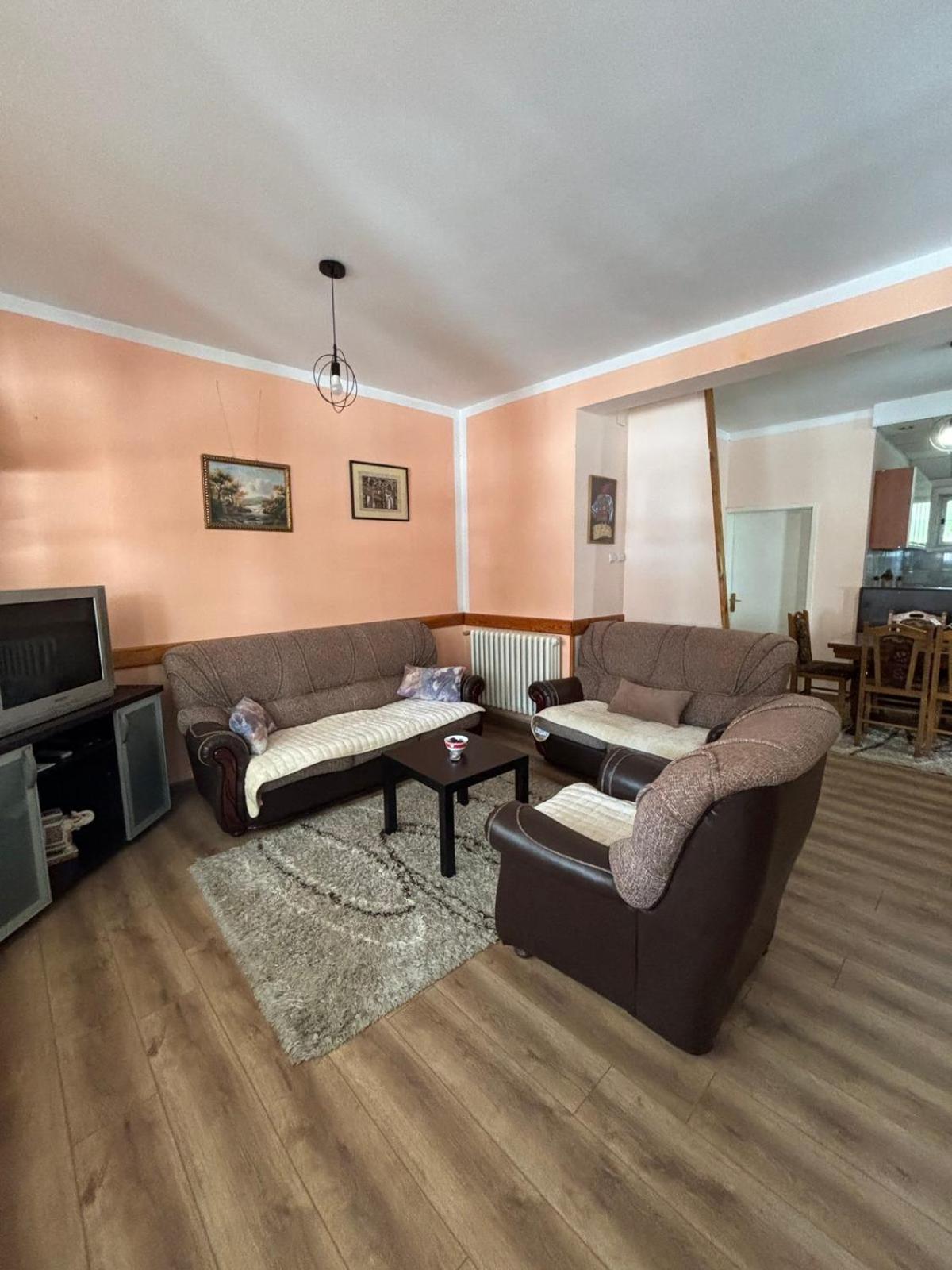 Apartman Dunja I Milos Mokra Gora Exteriör bild